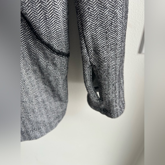 Patagonia Women's Active Herringbone Hoody. Women’s size Small. - Picture 3 of 4